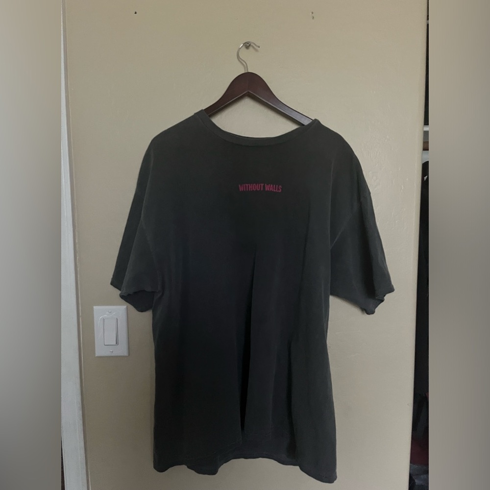 Without Wall Graphic Tee